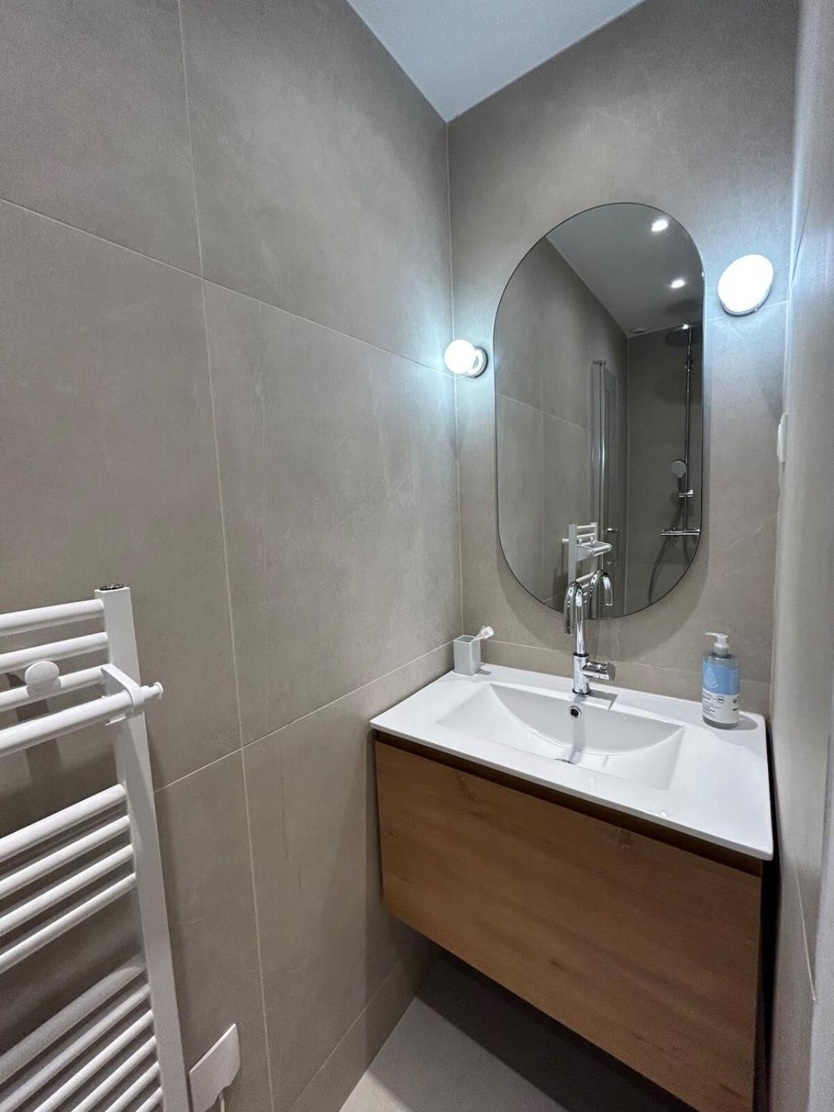 One Bedroom Temple - Citycosy * Parijs